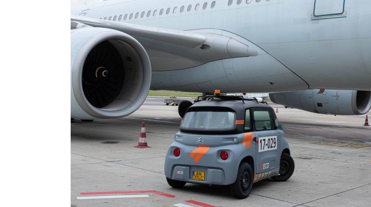 Así son los coches con paneles solares del aeropuerto de Lisboa