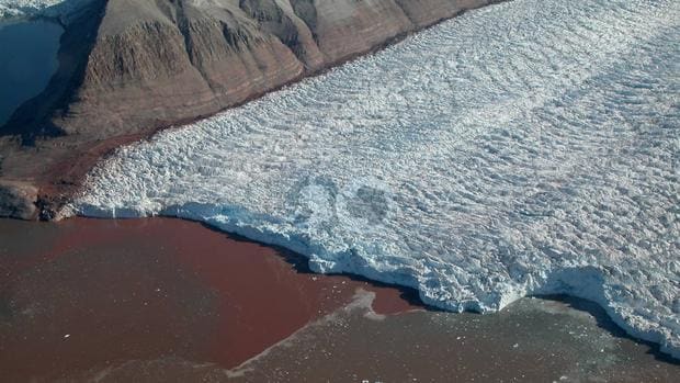 El proyecto Glaciares, Criokarst y Medio Ambiente ha comprobado con mediciones continuas y horarias la descarga glaciar