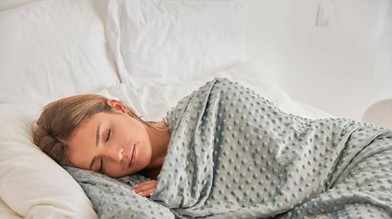 Qué son las mantas pesadas y por qué ayudan a combatir el insomnio y la  ansiedad