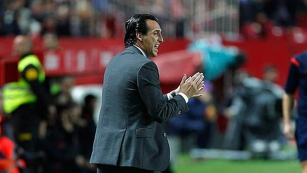 Emery: «Banega levanta al sevillismo de sus asientos y quiero que lo siga haciendo»