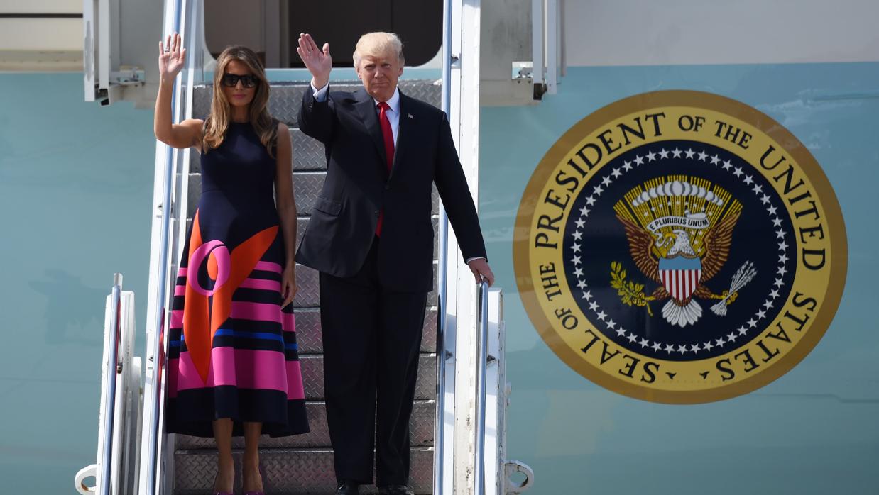 El «Air Force One» aterrizó en el aeropuerto de Hamburgo procedente de Polonia.