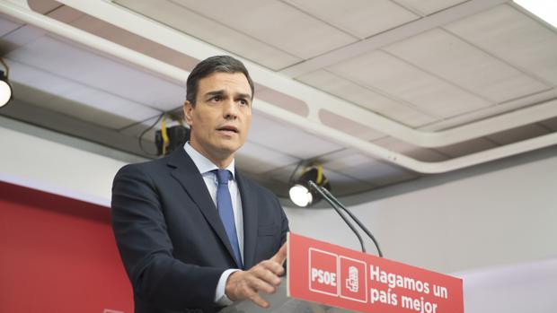 El PSOE se pliega a su líder, que ofrecerá a Cs un mandato corto