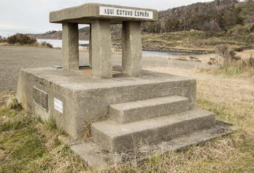 Monumento en el lugar en el que estuvo Ciudad Rey Felipe