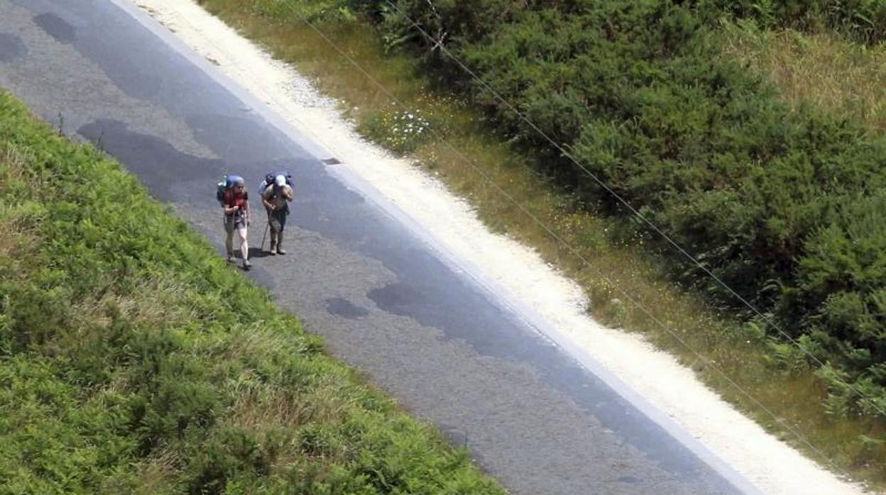 Algunos de los miles de peregrinos que recorren el Camino (Foto de Archivo)