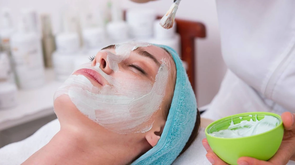 Limpieza facial profesional: por qué es necesaria y cada cuánto tiempo  hacerla