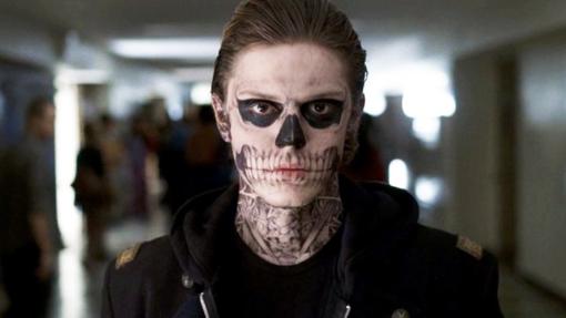 Evan Peters también estará en la séptima temporada de AHS