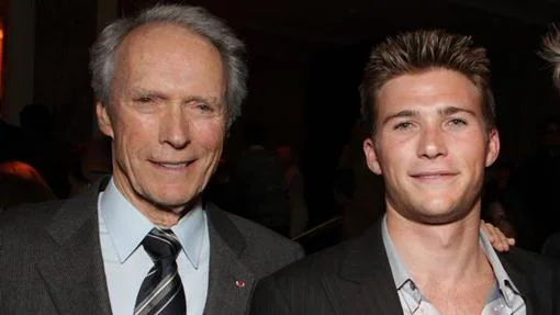 Clint Eastwood (i) y su hijo Scott.