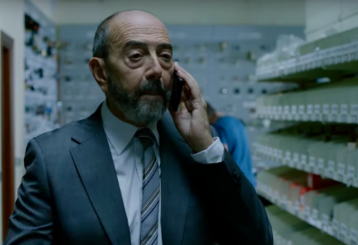 Miguel Rellán es Carlos, el padre de Nuria en 'Vergüenza'.