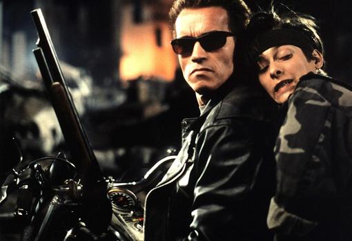 Arnold Schwarzenegger y Edward Furlong, en Terminator 2.