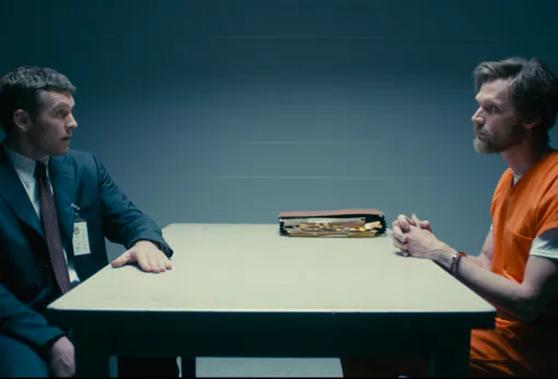 Las entrevistas en prisión ocurren en ambas series, 'Mindhunter' y 'Unabomber'.
