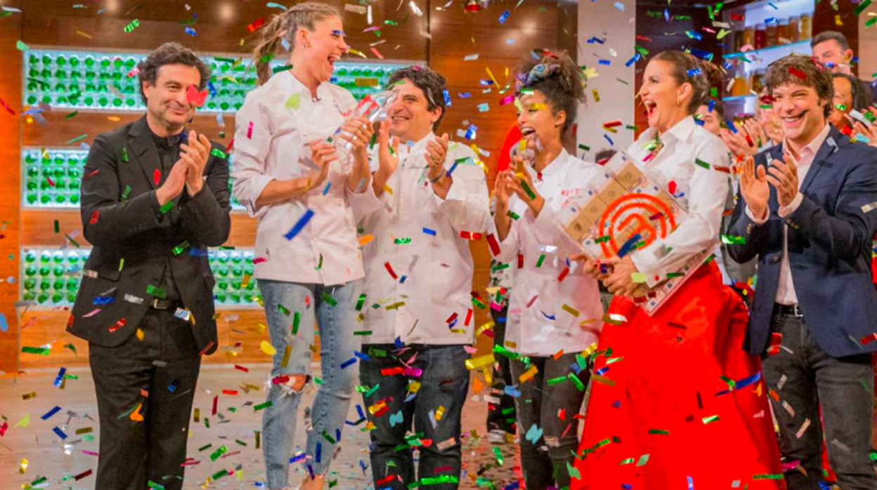 Marta celebra su triunfo en MasterChef.