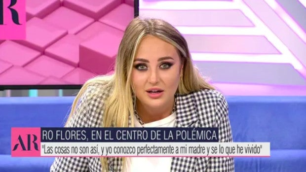 Rocío Flores le manda un mensaje a su madre: «Mamá, estamos aquí»