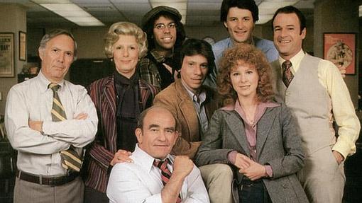 Lou Grant y los miembros de la redacción del 'Los Ángeles Tribune'