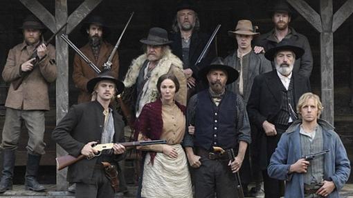 Kevin Costner y el resto del reparto de Harfields &amp; McCoys