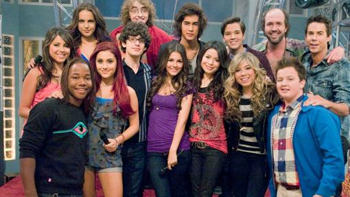 Los protagonistas de las series «iCarly» y «Victorius»