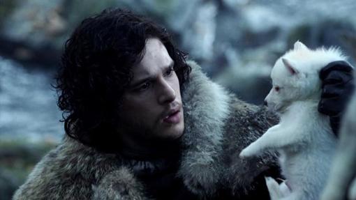 Fantasma de cachorro junto a Jon Nieve