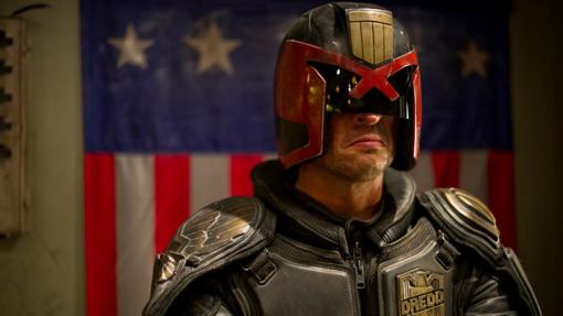 Karl Urban como el Juez Dredd