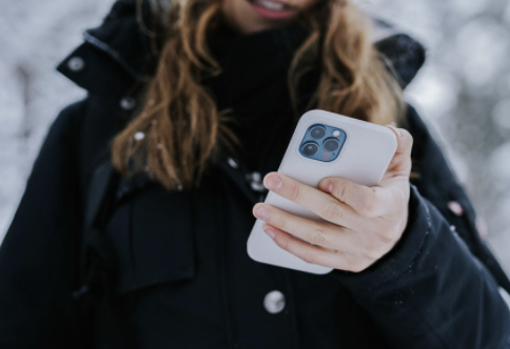 El iPhone 12 Pro tiene una de las mejores cámaras con grandes resultados en cualquier situación. / Malte Helmhold /Unsplash