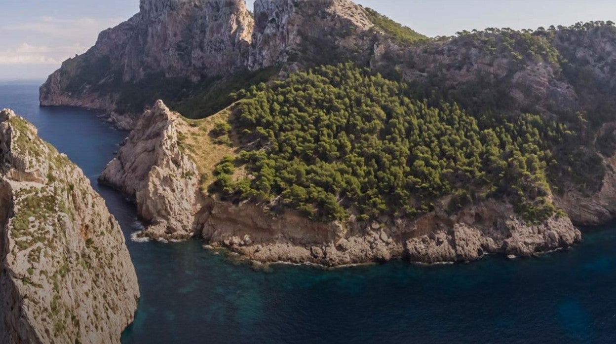 Las Islas Baleares ofrecen espacios naturales junto al mar de una gran belleza. / Turismo Illes Balears