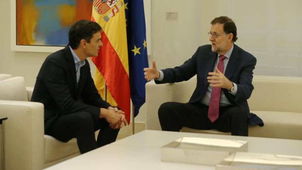 Reunión en el Palacio de la Moncloa entre Mariano Rajoy y Pedro Sánchez