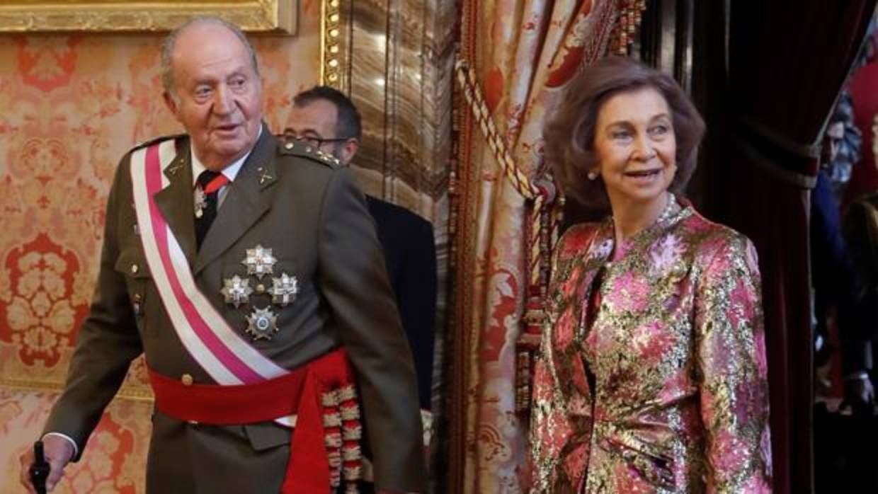 Los Reyes eméritos, Juan carlos y Sofía, durante la celebración de la Pascua Militar