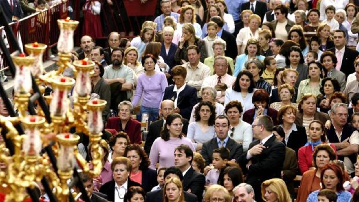 Las numerosas bullas en Sevilla anuncian la inminente llegada de la Semana Santa