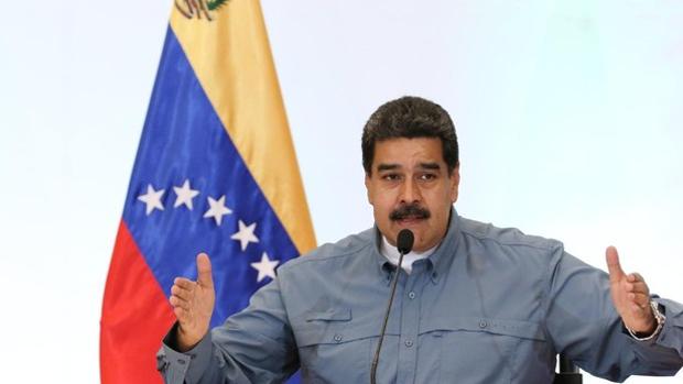 Maduro cambia los plomos