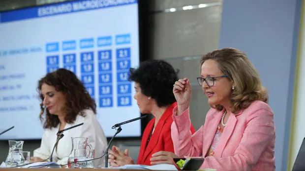 Rueda de prensa con las ministras Isabel Celaa, María Jesús Montero y Nadia Calviño