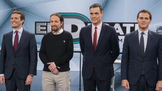 Sánchez se hunde en los debates