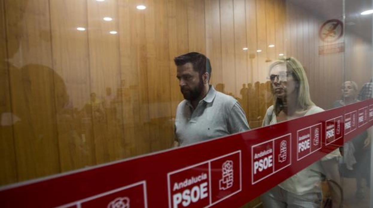 Un PSOE gaditano en caída libre