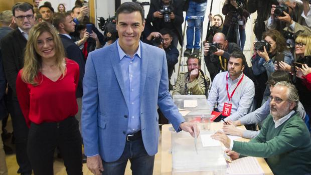 Sánchez agita la vuelta a las urnas