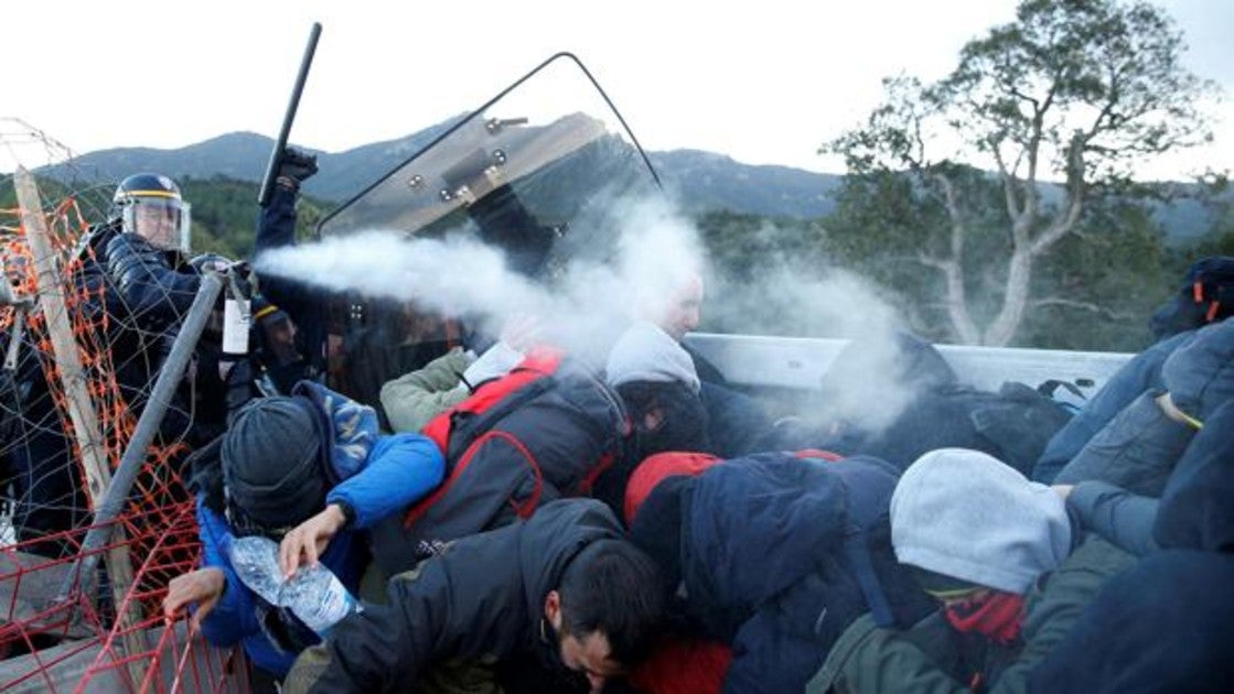 Gendarmes, 18; Mossos, 1