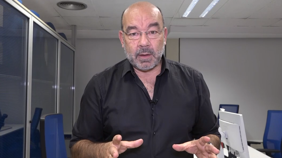 «Nos fijamos en el dedo y no vemos la Luna»