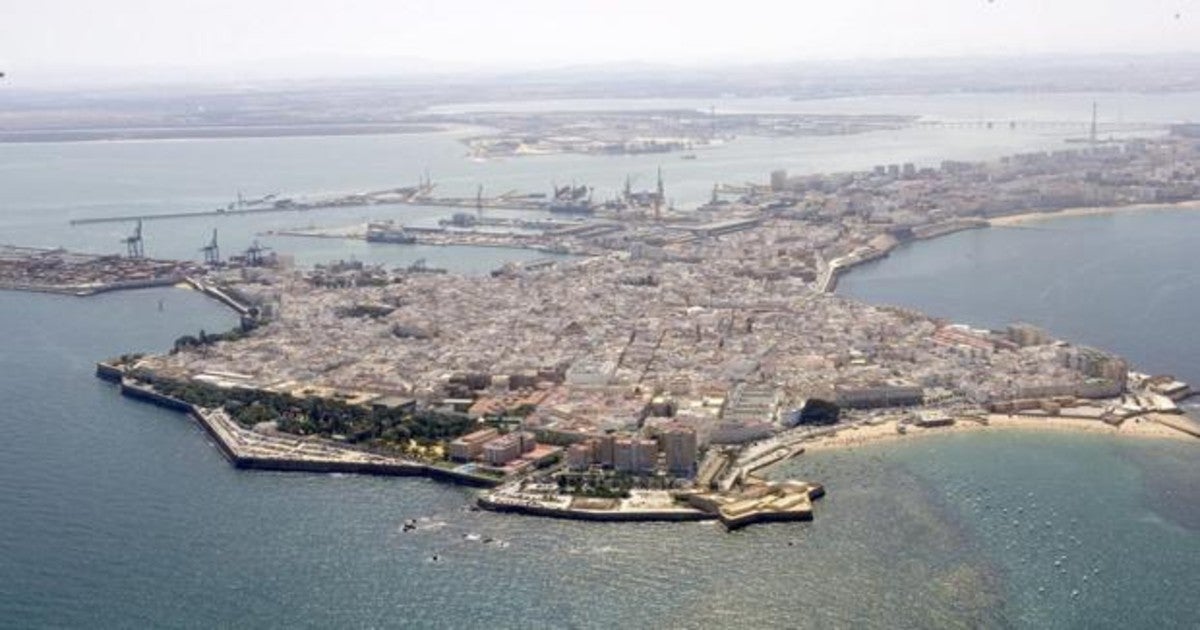 Vistas aéreas de Cádiz.