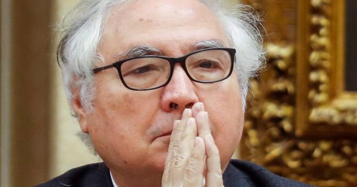 Álvaro Martínez: Una mesa para echar de comer aparte