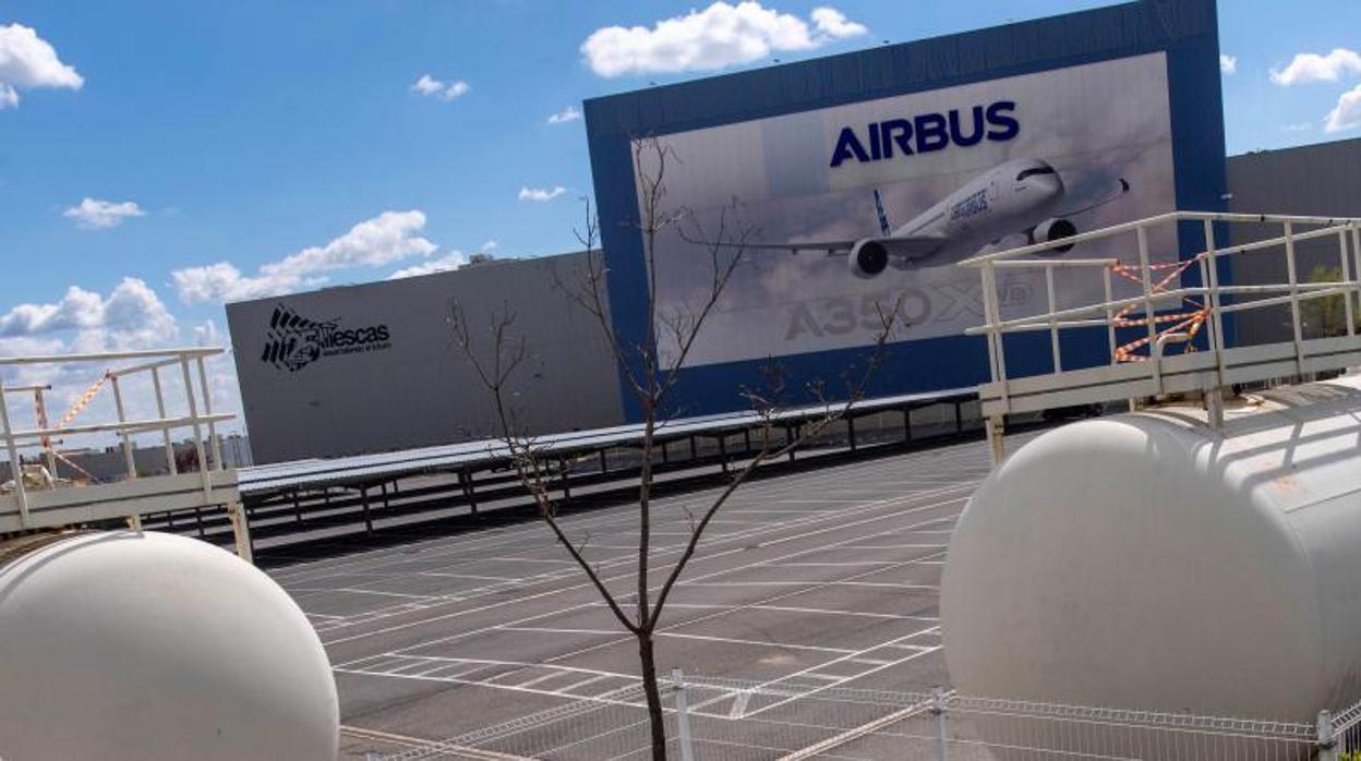 Vista exterior del polígono industrial de Illescas (Toledo), que alberga empresas como Airbus y ahora mismo se encuentra prácticamente vacío por el coronavirus