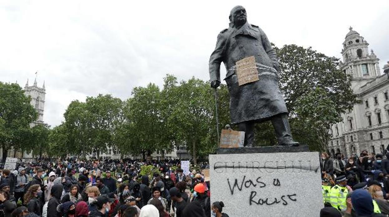 Martín-Miguel Rubio Esteban: La genuflexión de Occidente