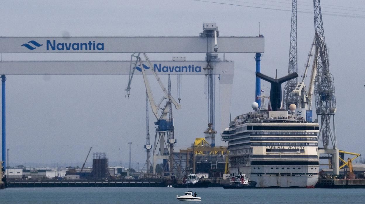Un crucero en el astillero de Navantia en una foto de archivo