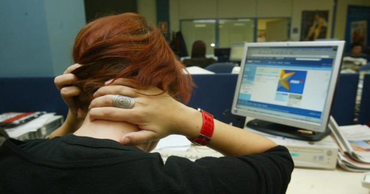 El dolor de espalda es uno de los síntomas que refieren los pacientes.