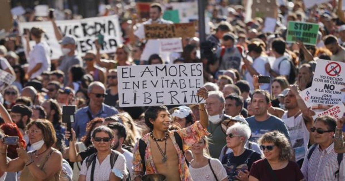 Juan Manuel de Prada: Los auténticos negacionistas