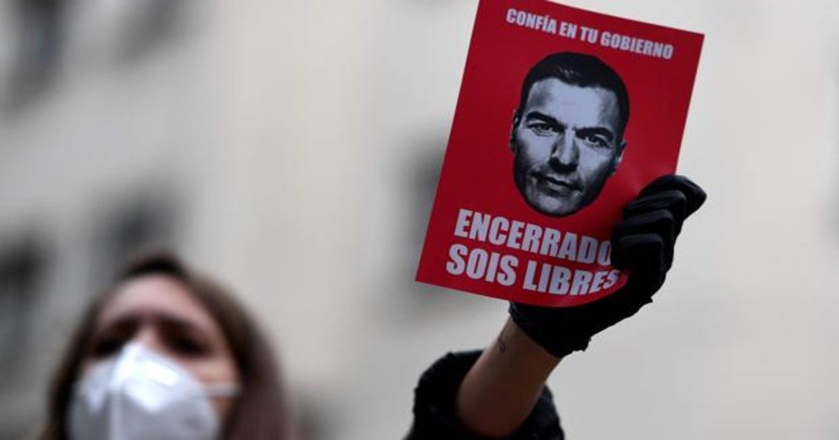 Ramón Pérez-Maura: El contagioso ego napoleónico de Sánchez