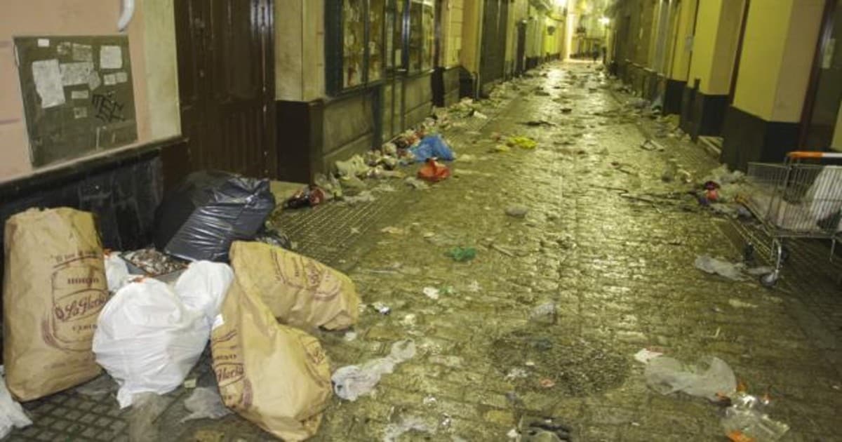 La Voz de Cádiz: Algo huele mal en la limpieza