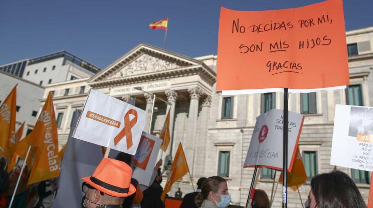 Pedro García Cuartango: Una ley sin consenso y sin futuro