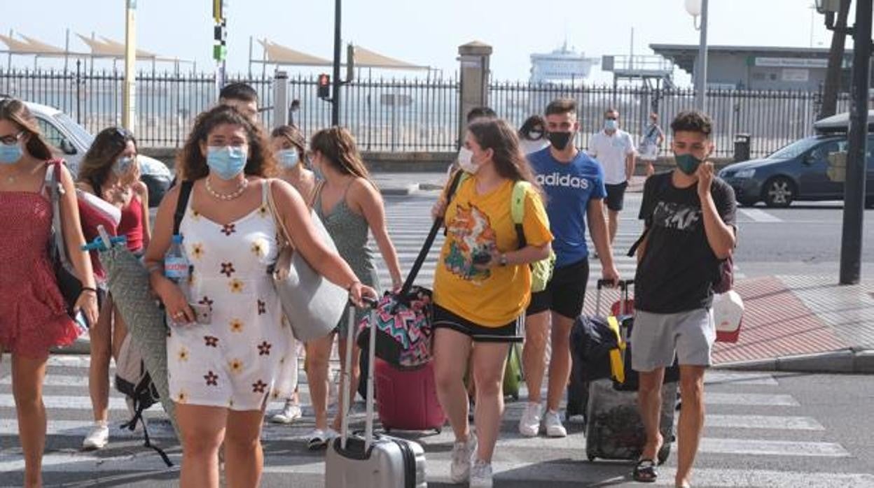 Andrés G. Latorre: Turismo en Cádiz y bailar con tu prima