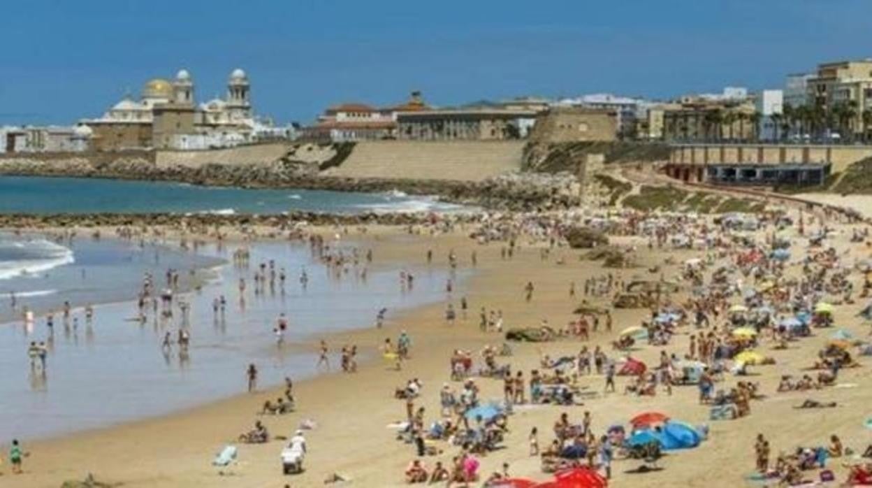 La Voz de Cádiz: Una capital con playas de aldea