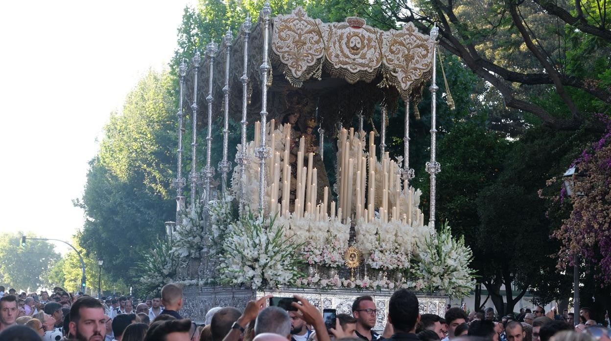 Imagen de la última salida procesional de la Virgen del Carmen de Cádiz en 2019