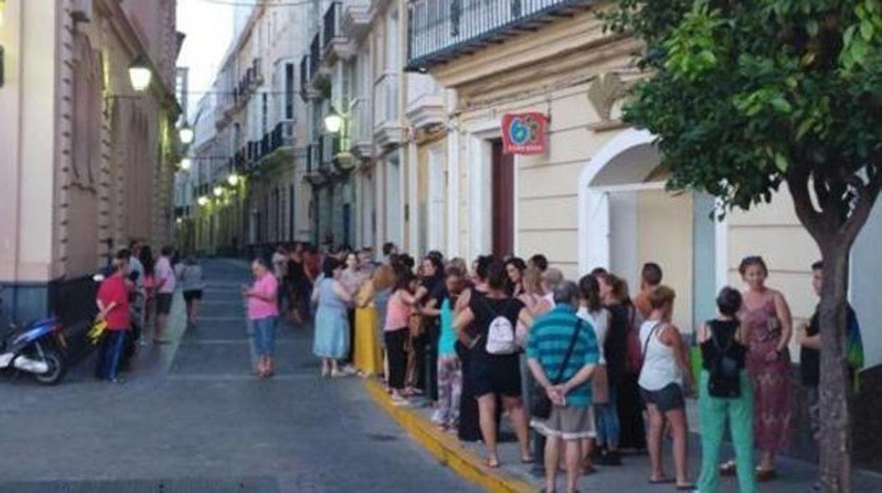 La Voz de Cádiz: Los Servicios Sociales se desinflan