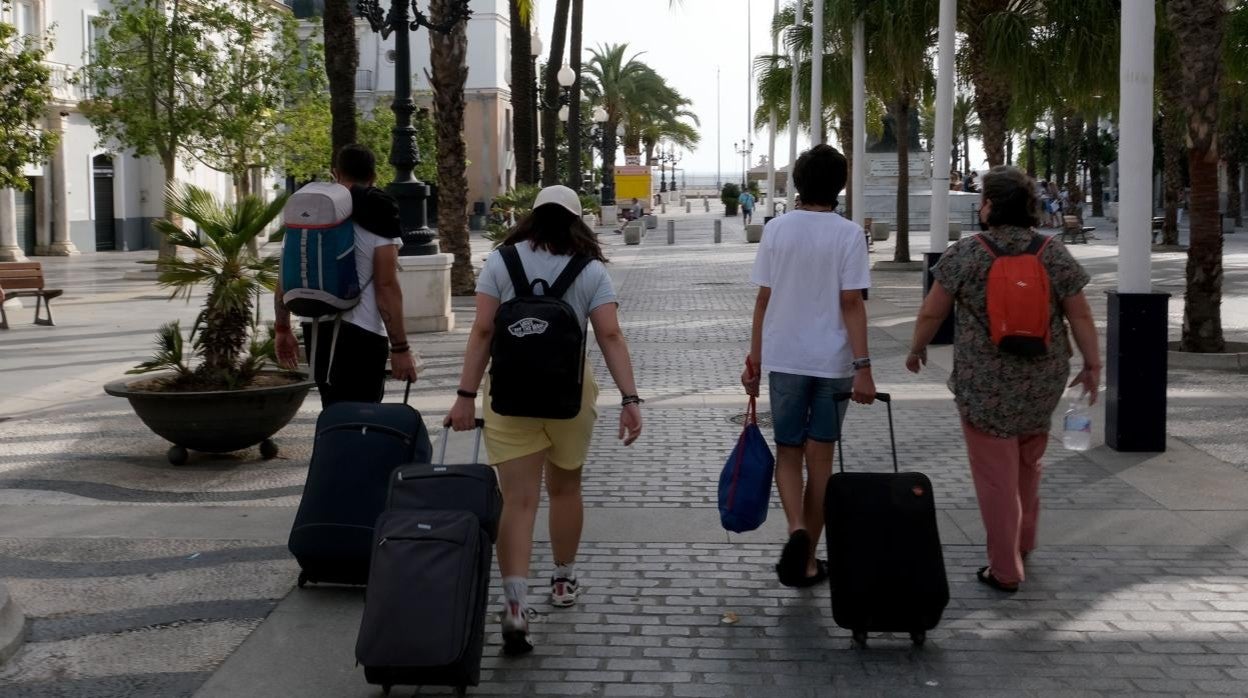 La Voz de Cádiz: El turismo merece una estrategia común