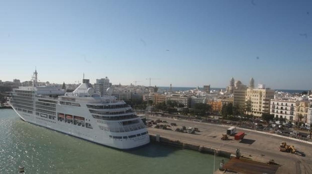 La Voz de Cádiz: Cádiz y el lujo