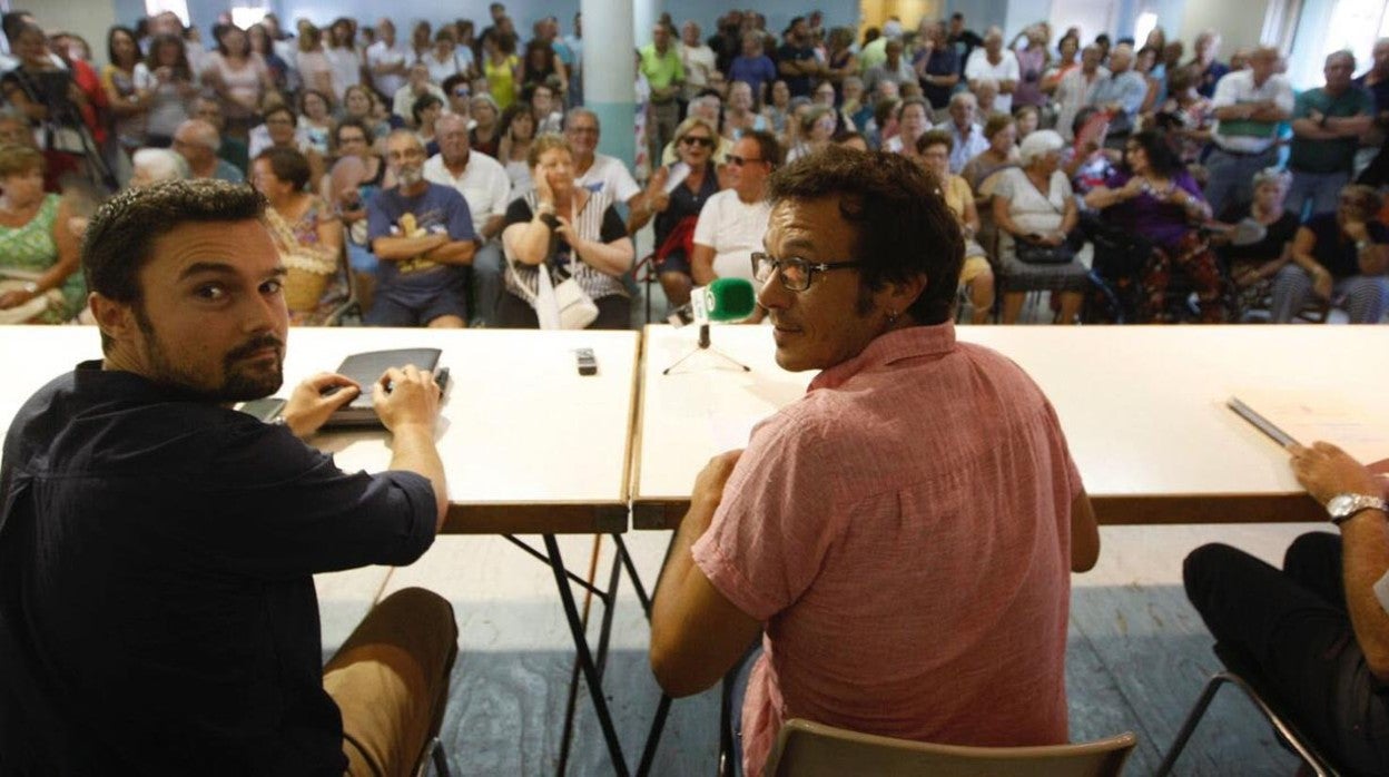 Martín Vila y Kichi, durante una asamblea celebrada a principios del primer mandato.